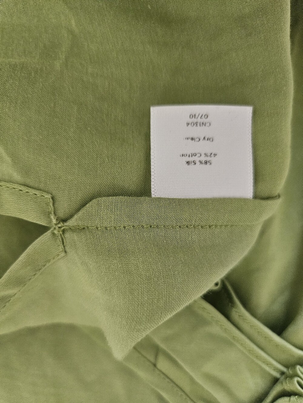 Talbots Silk Green V-Neck Ruffle Trim Top Size 6 - Picture 3 of 7